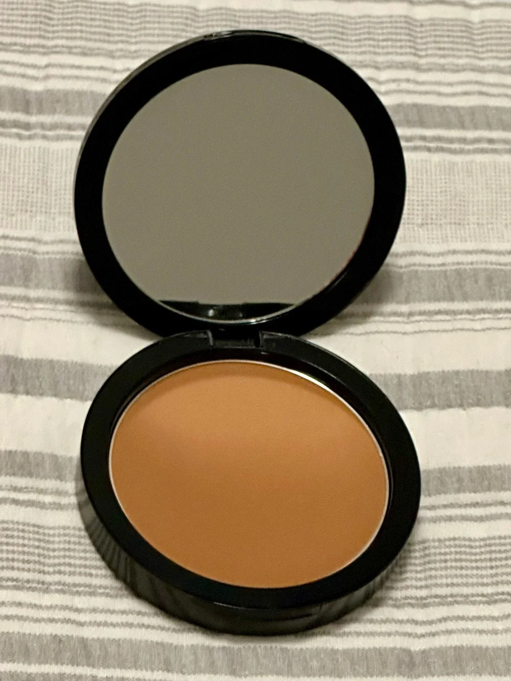 Axxis Beauty Bronzer, New, vegan, talc and paraben free